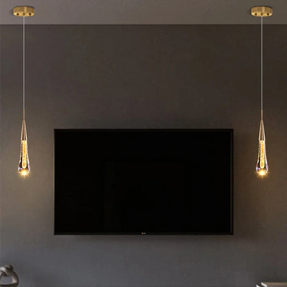 Stalactite au-dessus d'une table de chevet