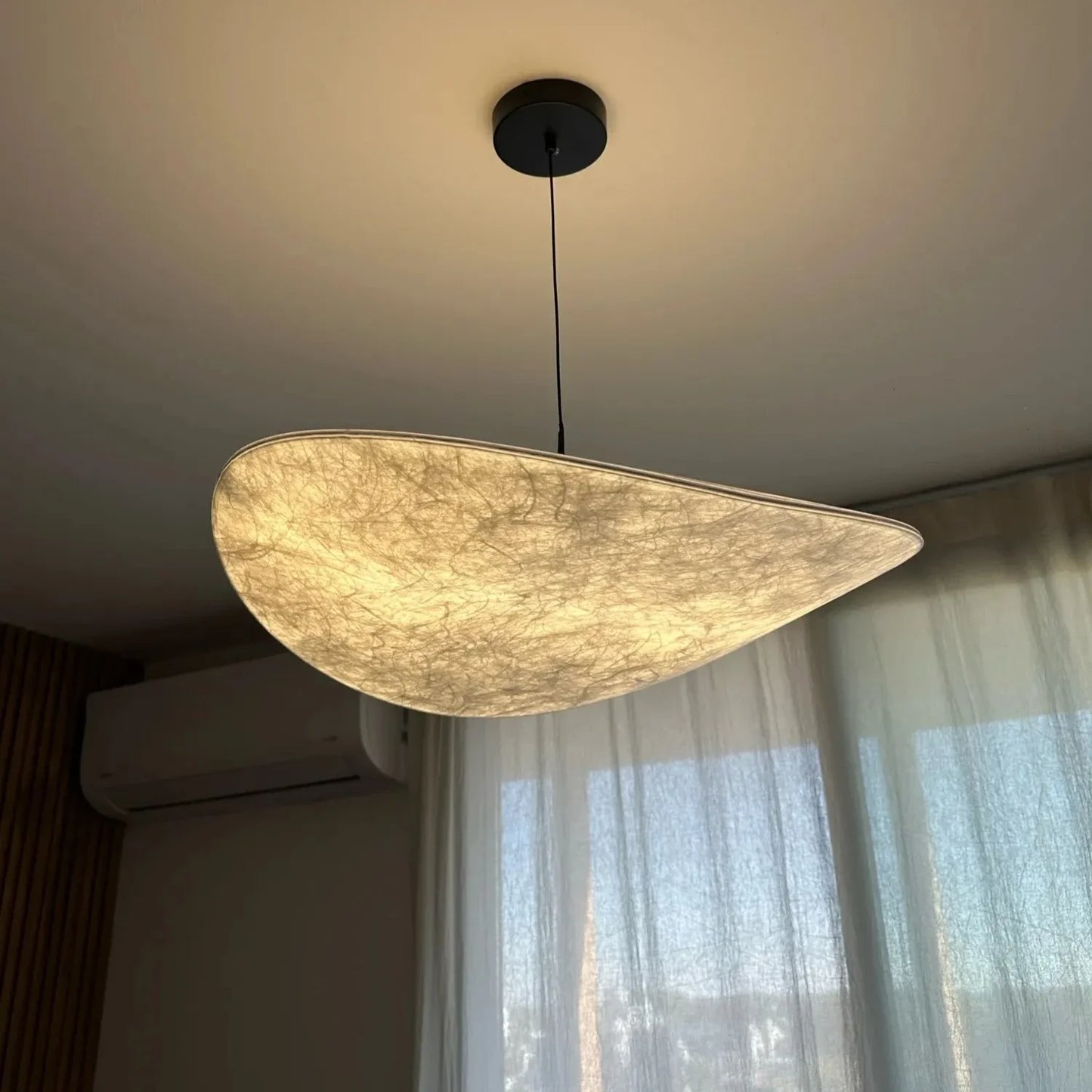 Voile, détail de la soie sur son armature