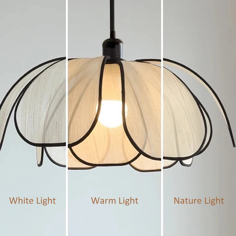 Lotus allumée, lames de lumière au plafond