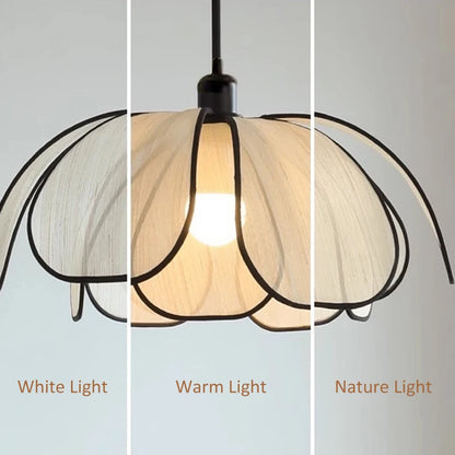 Lotus allumée, lames de lumière au plafond