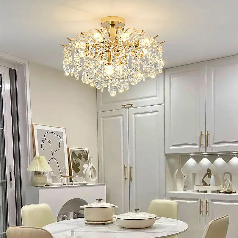 Diadème, plafonnier en cristal doré, vue d'ensemble