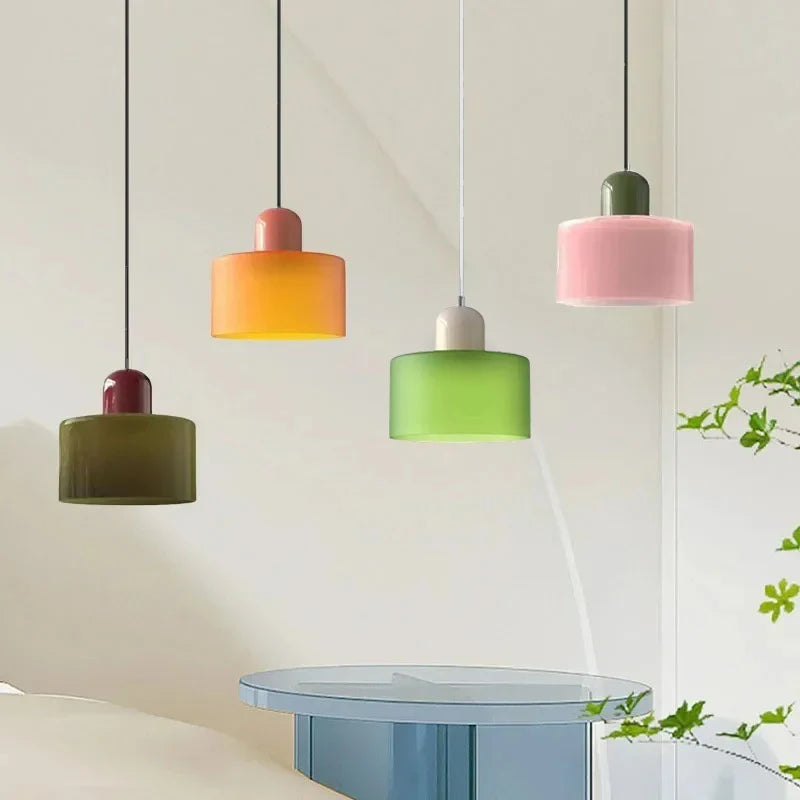 Chartres — Suspension en Vitrail