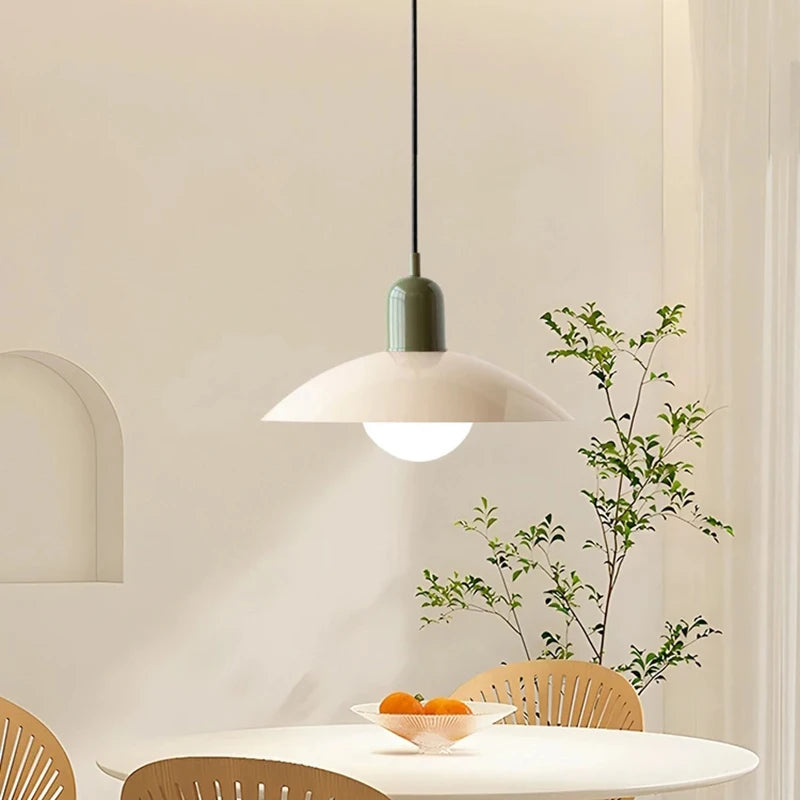 Duo, suspension bicolore en métal laqué, vue d'ensemble