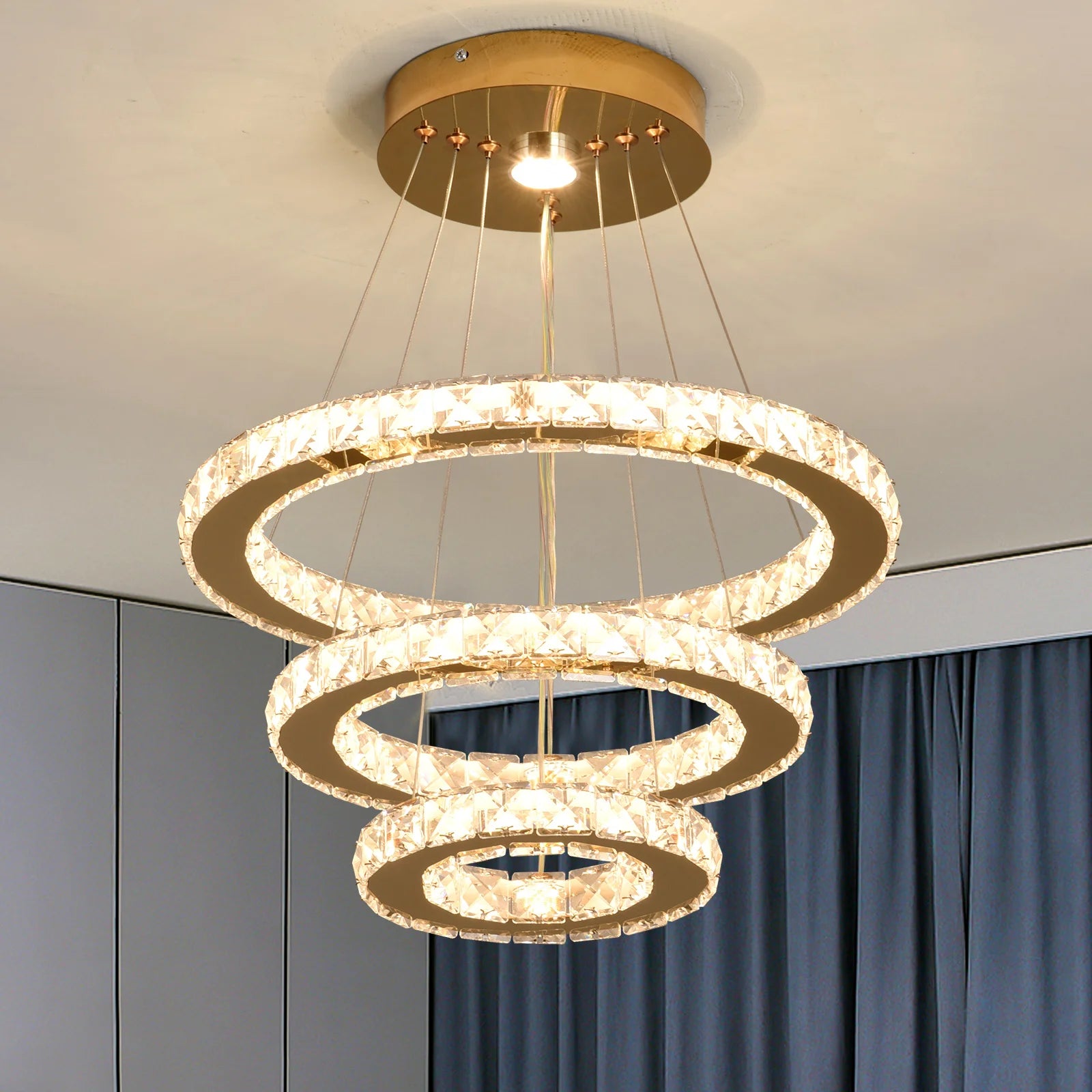 Versailles — Lustre en Cristal à Trois Étages, vue 2