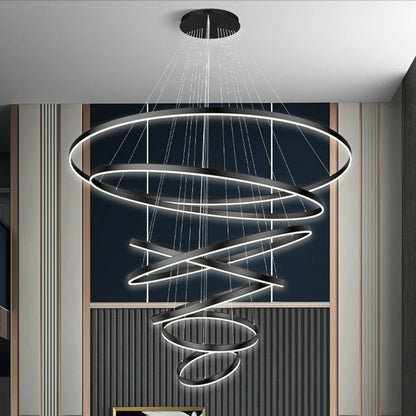 Ascendance installé dans une cage d'escalier