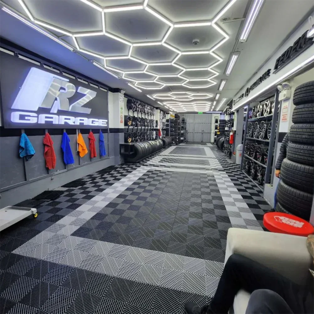 Plafonnier Hexagonal LED — Garage & Atelier, vue 3